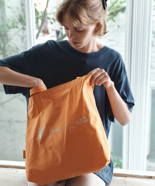 YURT（ユルト）の「TOA ECO BAG_3COLOR（エコバッグ/サブバッグ・レディース・オレンジ/Beige/ネイビー・FREE）」の14枚目の写真