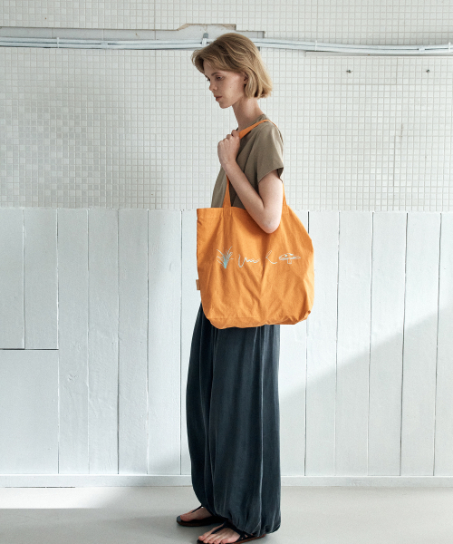 YURT（ユルト）の「TOA ECO BAG_3COLOR（エコバッグ/サブバッグ・レディース・オレンジ/Beige/ネイビー・FREE）」の15枚目の写真