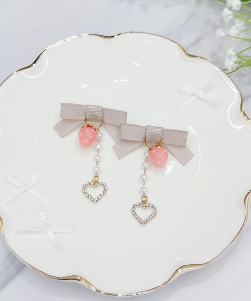 MA*RS（アメーバーマーズ）の「いちご×りぼんピアス（ピアス（両耳用）・レディース・ピンク/ブラック/ホワイト・FREE）」の8枚目の写真