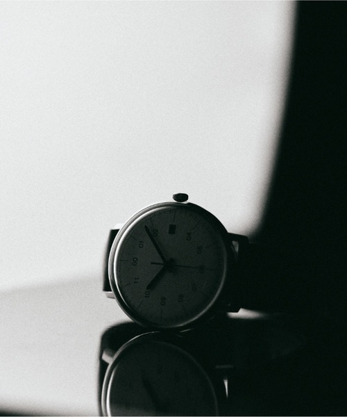 sazare(サザレ)の「「sazare/さざれ」SK02-38mm 自動巻き/ SS SILVER MIRROR FINISH / WHITE DIAL / BLACK CORDOVAN LEATHER(アナログ腕時計・メンズ・シルバー×ブラック・38mm)」の9枚目の写真