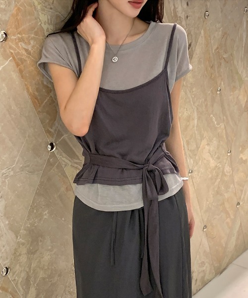COCOMOMO(ココモモ)の「キャミソールドッキングTシャツ レイヤード風トップス 半袖 ドッキングトップス Tシャツ キャミソール ドッキング カットソー レイヤード風 ウエストリボン トップス 夏服(Tシャツ/カットソー・レディース・ライトブルー/ネイビー/グレー・FREE)」の1枚目の写真