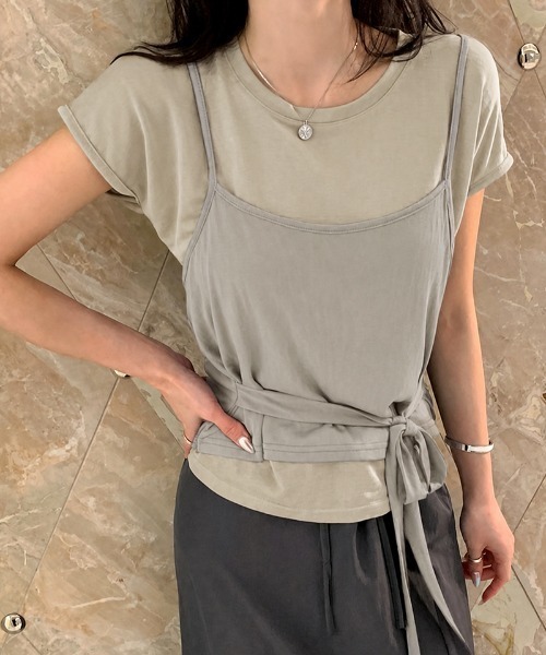 COCOMOMO(ココモモ)の「キャミソールドッキングTシャツ レイヤード風トップス 半袖 ドッキングトップス Tシャツ キャミソール ドッキング カットソー レイヤード風 ウエストリボン トップス 夏服(Tシャツ/カットソー・レディース・ライトブルー/ネイビー/グレー・FREE)」の4枚目の写真