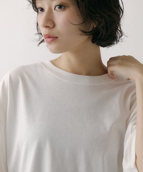 COLONY 2139（コロニートゥーワンスリーナイン）の「【MOTION】汗じみ防止刺繍ボーイフレンドTシャツ（Tシャツ/カットソー・レディース・ホワイト/ブラック・FREE）」の3枚目の写真