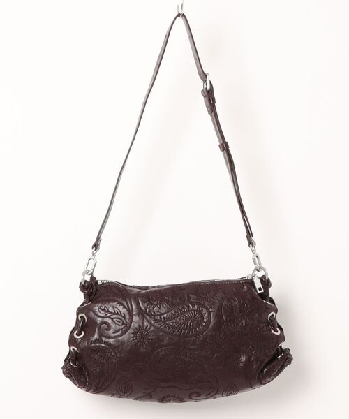 Desigual(デシグアル)の「paisley embossed medium bag / ペイズリーエンボスミディアムバッグ(ショルダーバッグ・レディース・レッド・FREE)」の4枚目の写真