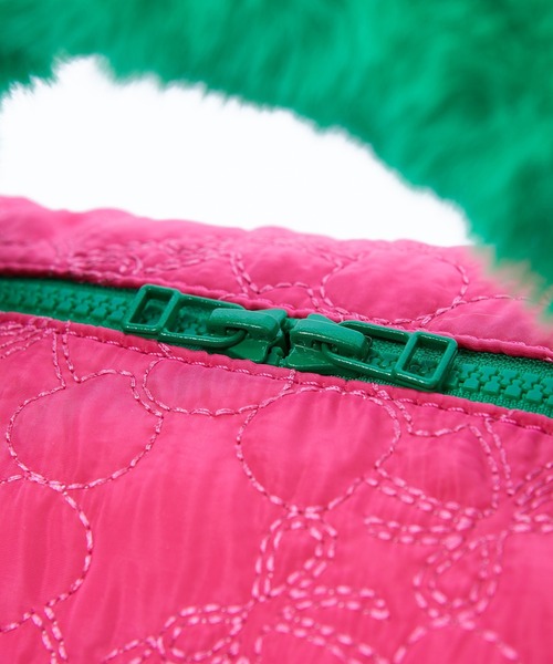 MILKFED.(ミルクフェド)の「CHERRY QUILTED FUR HANDLE BAG(ハンドバッグ・レディース・ピンク/ベージュ/ブラック・ONE SIZE)」の5枚目の写真