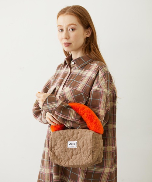 MILKFED.(ミルクフェド)の「CHERRY QUILTED FUR HANDLE BAG(ハンドバッグ・レディース・ピンク/ベージュ/ブラック・ONE SIZE)」の18枚目の写真