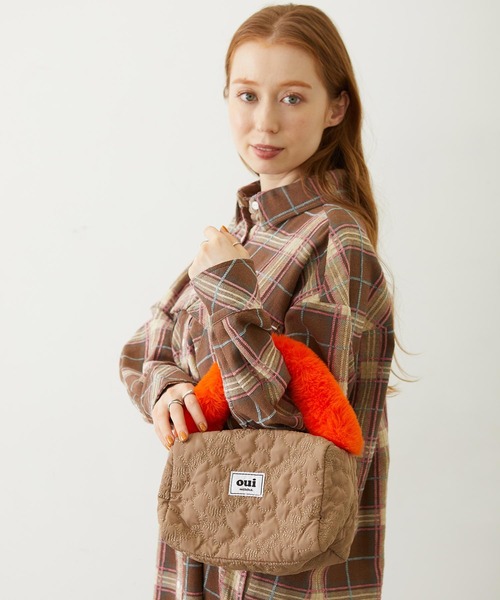 MILKFED.(ミルクフェド)の「CHERRY QUILTED FUR HANDLE BAG(ハンドバッグ・レディース・ピンク/ベージュ/ブラック・ONE SIZE)」の19枚目の写真
