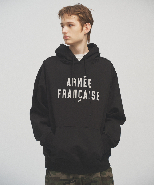 KANEITEI（カネイテイ）の「ARMEE FRANCAISE HOODIE (BLACK)（パーカー・レディース・ブラック・X-LARGE/LARGE/MEDIUM）」の2枚目の写真