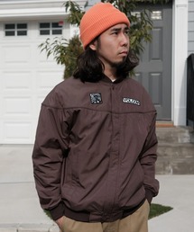 VOLCOM（ボルコム）の「VOLCOM/ボルコム ブルゾン 中綿 ロゴ ダービージャケット BG052750（ブルゾン）」