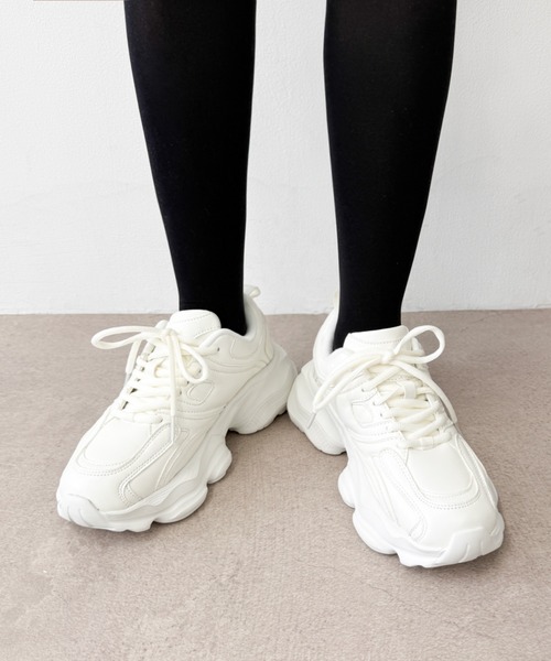 WEGO(ウィゴー)の「WEGO/ウェーブソールダッドスニーカー(スニーカー・レディース・ホワイト/ブラック・MEDIUM/LARGE/SMALL)」の3枚目の写真
