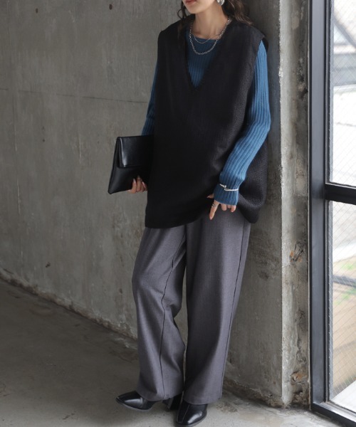 HUG.U(ハグユー)の「重ね着に万能。リブボートネックニットT(ニット/セーター・レディース・アイボリー/ブラウン/ブルー/ブラック/グレー・L/M)」の7枚目の写真
