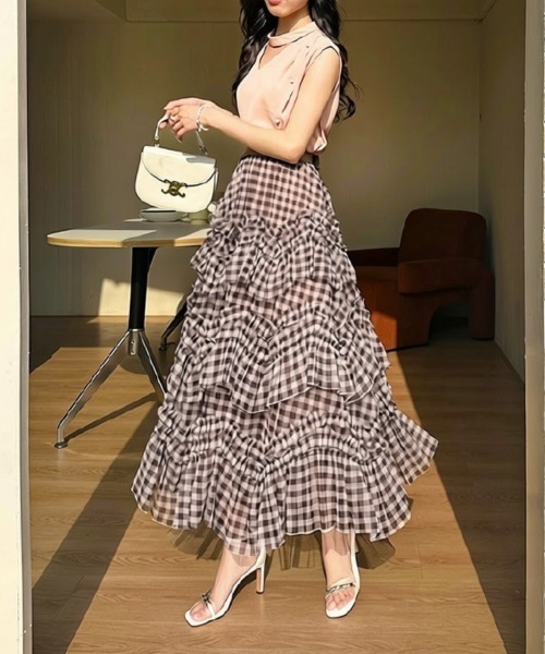 center i(センターアイ)の「ギンガムチェック ボリュームフリル ティアードロングスカート(スカート・レディース・ピンク/ブラウン・FREE)」の6枚目の写真