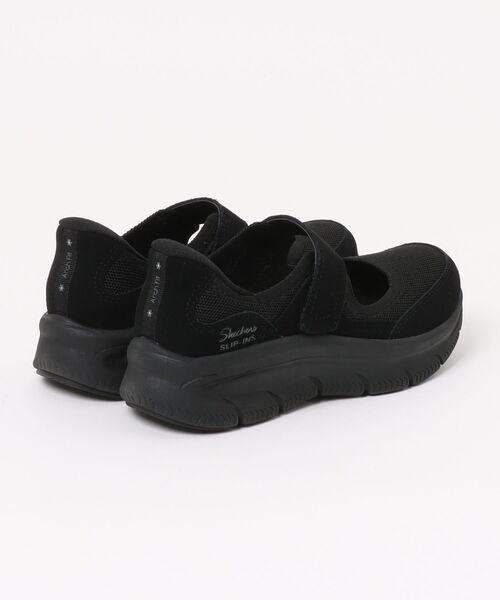 SKECHERS(スケッチャーズ)の「【SKECHERS】スケッチャーズ Slip-ins Relaxed Fit: Arch Fit MC D'Lux - Dream Of Me(スリップインズ リラックスドフット:アーチフィット MCデラックス - ドリーム オブ ミー)159566(スニーカー・レディース・ブラック×ブラック/チョコ・22.5cm/23.0cm/23.5cm/24.0cm/24.5cm/25.0cm)」の3枚目の写真