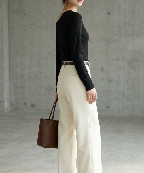 Forcement(フォースメント)の「抜け感のあるネックラインが魅力の、すっきりトップス(Tシャツ/カットソー・レディース・ブラウン/ブラック/ホワイト/グレー・FREE)」の7枚目の写真