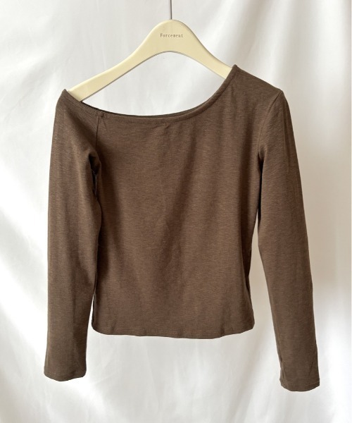 Forcement(フォースメント)の「抜け感のあるネックラインが魅力の、すっきりトップス(Tシャツ/カットソー・レディース・ブラウン/ブラック/ホワイト/グレー・FREE)」の11枚目の写真