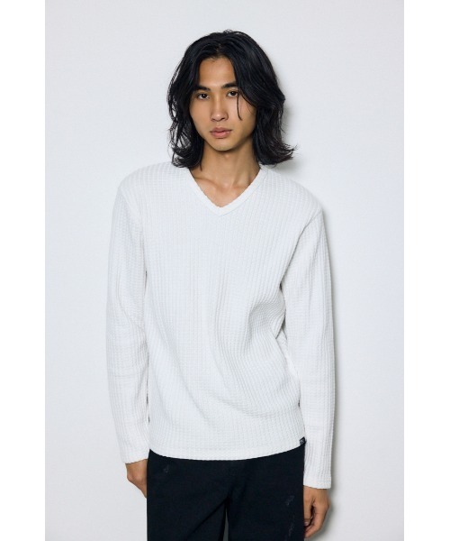 AZUL by moussy(アズールバイマウジー)の「ヘビーワッフルVネックトップス 秋服 冬服 春服 長袖 ロンT 無地(Tシャツ/カットソー・メンズ・ホワイト/ブラック・MEDIUM/LARGE)」の4枚目の写真