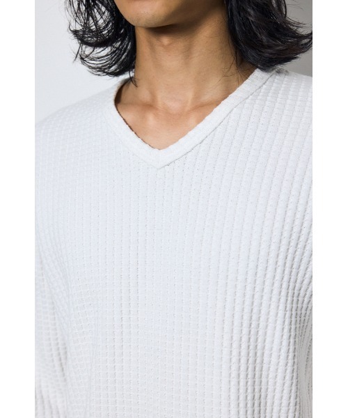 AZUL by moussy(アズールバイマウジー)の「ヘビーワッフルVネックトップス 秋服 冬服 春服 長袖 ロンT 無地(Tシャツ/カットソー・メンズ・ホワイト/ブラック・MEDIUM/LARGE)」の11枚目の写真