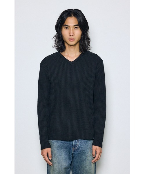 AZUL by moussy(アズールバイマウジー)の「ヘビーワッフルVネックトップス 秋服 冬服 春服 長袖 ロンT 無地(Tシャツ/カットソー・メンズ・ホワイト/ブラック・MEDIUM/LARGE)」の20枚目の写真