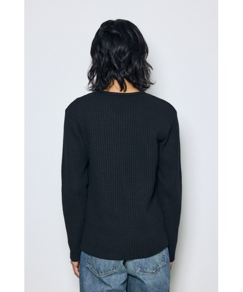 AZUL by moussy(アズールバイマウジー)の「ヘビーワッフルVネックトップス 秋服 冬服 春服 長袖 ロンT 無地(Tシャツ/カットソー・メンズ・ホワイト/ブラック・MEDIUM/LARGE)」の22枚目の写真