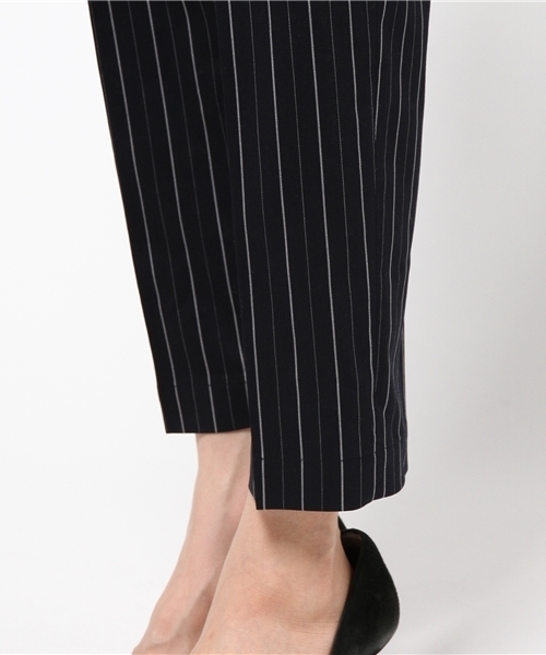 ikka(イッカ)の「9分丈TRPUテーパードパンツ(その他パンツ・レディース・スモークグレー/ネイビー/ベージュ・LARGE/MEDIUM)」の4枚目の写真