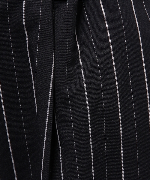 ikka(イッカ)の「9分丈TRPUテーパードパンツ(その他パンツ・レディース・スモークグレー/ネイビー/ベージュ・LARGE/MEDIUM)」の5枚目の写真