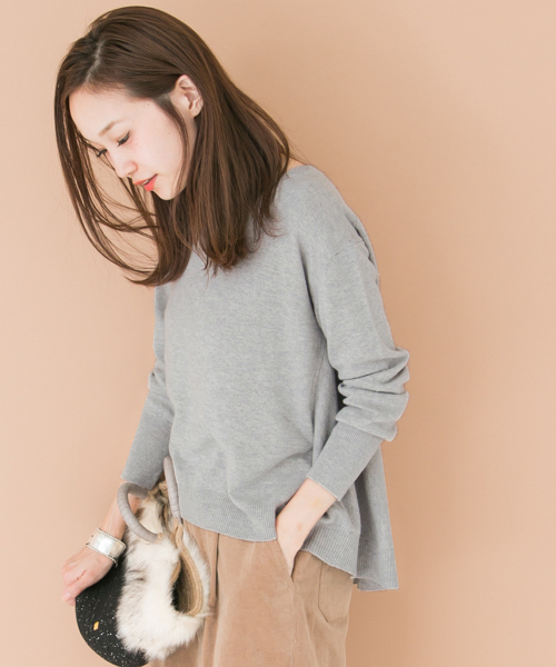 URBAN RESEARCH（アーバンリサーチ）の「UR バックフレアニット（ニット/セーター・レディース・グリーン/ピンク/グレー/ベージュ・FREE）」の2枚目の写真