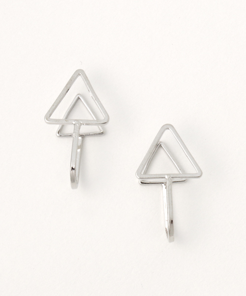 Fun & Daily（ファンアンドデイリー）の「F&D : トライアングルイヤリング（イヤリング・レディース・ゴールド/シルバー/ブラック・FREE）」の7枚目の写真