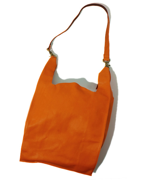 And A（アンドエー）の「レザーショルダーバッグ（ショルダーバッグ・レディース・ブラック/ベージュ/ブルー/オレンジ/ライトブラウン/グリーン/ライトブルー・FREE）」の7枚目の写真