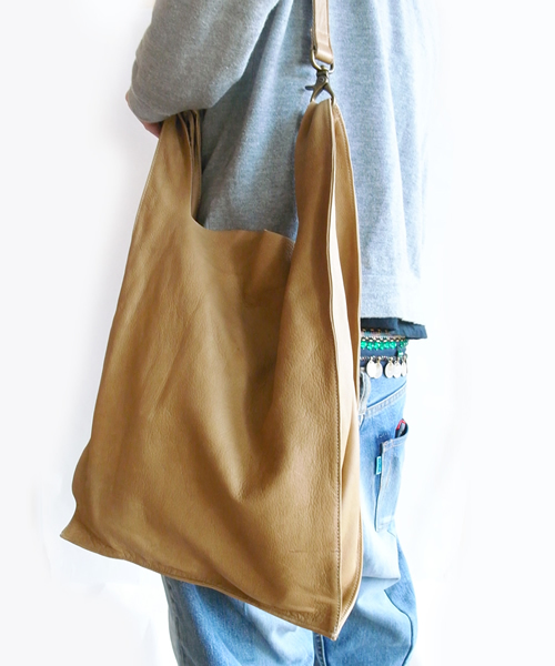 And A（アンドエー）の「レザーショルダーバッグ（ショルダーバッグ・レディース・ブラック/ベージュ/ブルー/オレンジ/ライトブラウン/グリーン/ライトブルー・FREE）」の16枚目の写真