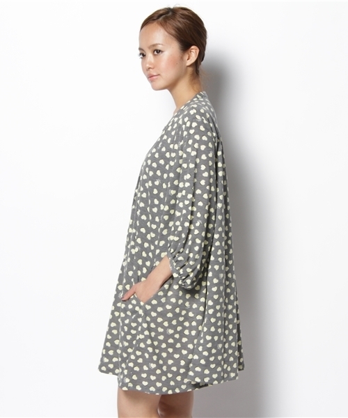 MILKFED.(ミルクフェド)の「GRAZED HEART FLARE DRESS(ワンピース・レディース・チャコールグレー/ネイビー・X-SMALL/SMALL)」の3枚目の写真