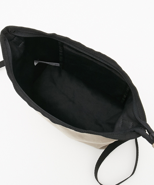 WILD THINGS（ワイルドシングス）の「WILD THINGS ワイルドシングス別注  フェイクスウェード サコッシュ バッグ（ショルダーバッグ・メンズ・ブラック/ベージュ/グレー・FREE）」の9枚目の写真