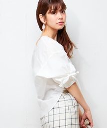 natural couture（ナチュラルクチュール）の「袖くしゅっとリボンシャツ（シャツ/ブラウス）」