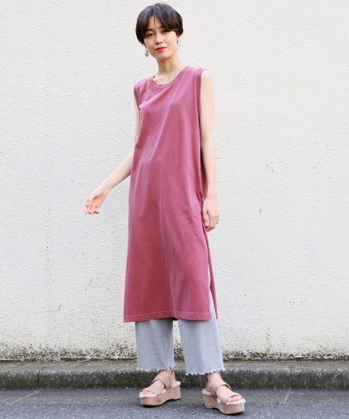 LOWRYS FARM（ローリーズファーム）の「ピグメントノースリワンピース　804236（ワンピース・レディース・ブラック/ブラウン/グリーン/パープル/ベージュ・MEDIUM/LARGE）」の5枚目の写真