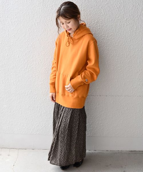 Khaju（カージュ）の「Champion:クルーネックパーカー◇（パーカー・レディース・パープル/イエロー系その他・ONE SIZE）」の3枚目の写真