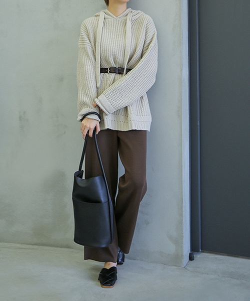 select MOCA（セレクトモカ）の「フェイクレザーバケットバッグ(フェイクソフトレザービッグポケットショルダーバック)（ショルダーバッグ・レディース・ブラック/ベージュ/カーキ・FREE）」の7枚目の写真