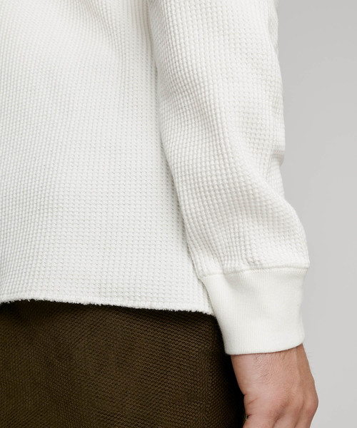 Saturdays NYC(サタデーズ ニューヨークシティ )の「Alek Waffle Longsleeve T-Shirt(Tシャツ/カットソー・メンズ・オフホワイト/オリーブ/ピンク・XS/S/M/L/XL)」の4枚目の写真