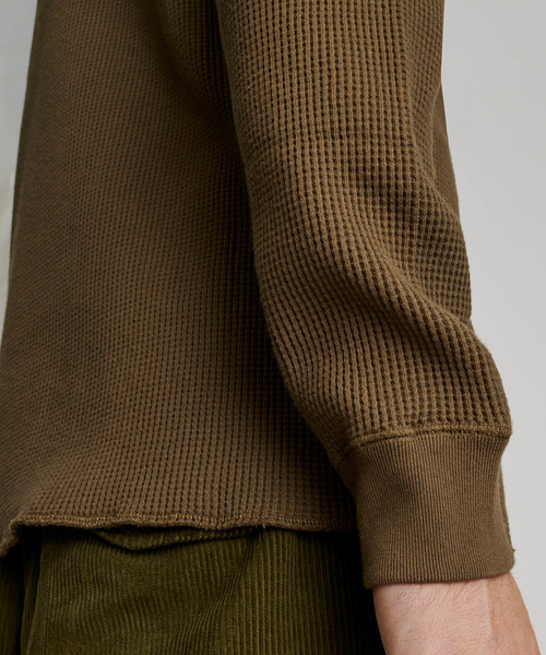 Saturdays NYC(サタデーズ ニューヨークシティ )の「Alek Waffle Longsleeve T-Shirt(Tシャツ/カットソー・メンズ・オフホワイト/オリーブ/ピンク・XS/S/M/L/XL)」の9枚目の写真