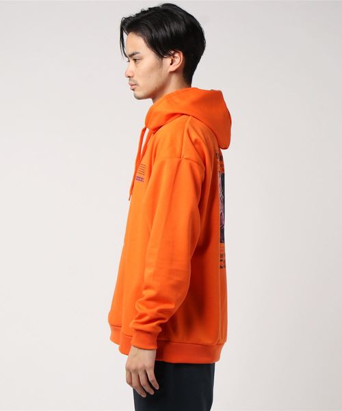 WEGO(ウィゴー)の「WEGO/シティフォトプルパーカ(パーカー・メンズ・ブラック/オレンジ・MEDIUM/LARGE)」の3枚目の写真