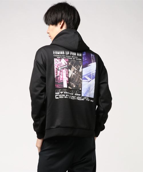 WEGO(ウィゴー)の「WEGO/シティフォトプルパーカ(パーカー・メンズ・ブラック/オレンジ・MEDIUM/LARGE)」の5枚目の写真