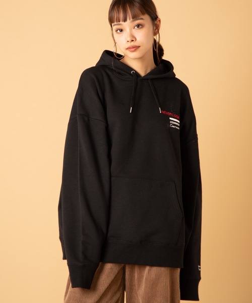 WEGO(ウィゴー)の「WEGO/シティフォトプルパーカ(パーカー・メンズ・ブラック/オレンジ・MEDIUM/LARGE)」の1枚目の写真