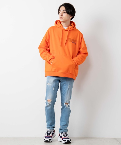 WEGO(ウィゴー)の「WEGO/シティフォトプルパーカ(パーカー・メンズ・ブラック/オレンジ・MEDIUM/LARGE)」の13枚目の写真