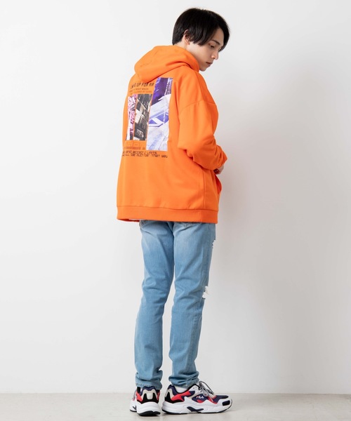 WEGO(ウィゴー)の「WEGO/シティフォトプルパーカ(パーカー・メンズ・ブラック/オレンジ・MEDIUM/LARGE)」の15枚目の写真