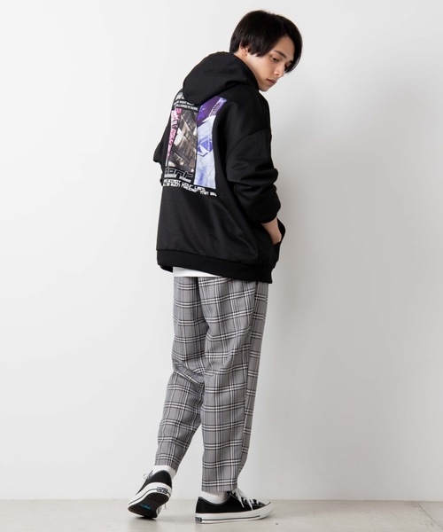 WEGO(ウィゴー)の「WEGO/シティフォトプルパーカ(パーカー・メンズ・ブラック/オレンジ・MEDIUM/LARGE)」の7枚目の写真