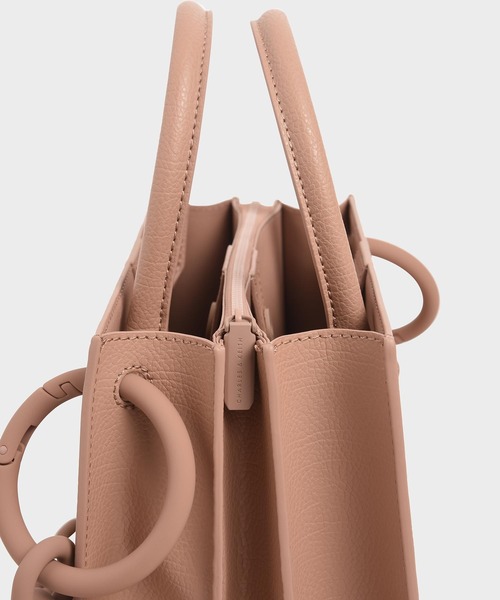 CHARLES & KEITH（チャールズ & キース）の「チャンキーチェーン