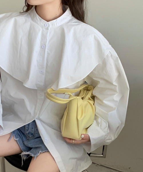 emi+(エミプラス)の「スタンドネック フリルチュニックシャツ(ワンピース・レディース・ブルー/ホワイト/ブラック/モカ/ベージュ/ライトグリーン・FREE)」の1枚目の写真