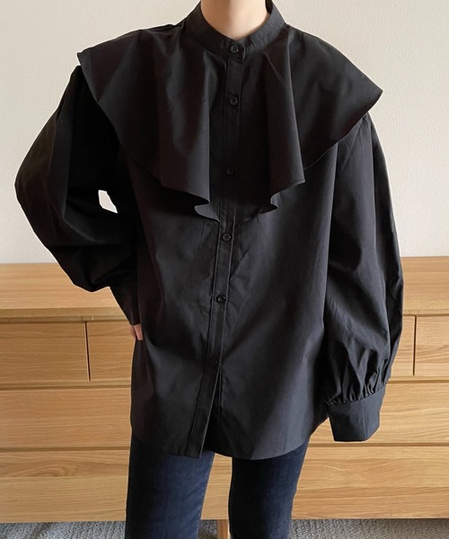 emi+(エミプラス)の「スタンドネック フリルチュニックシャツ(ワンピース・レディース・ブルー/ホワイト/ブラック/モカ/ベージュ/ライトグリーン・FREE)」の16枚目の写真