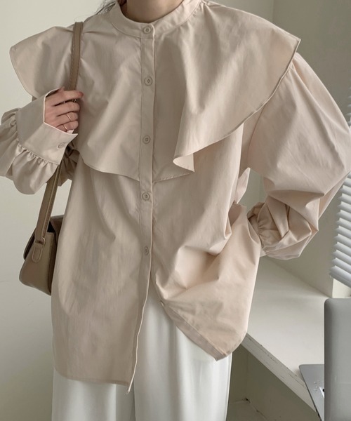 emi+(エミプラス)の「スタンドネック フリルチュニックシャツ(ワンピース・レディース・ブルー/ホワイト/ブラック/モカ/ベージュ/ライトグリーン・FREE)」の7枚目の写真