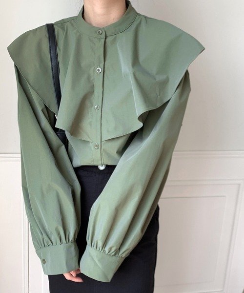 emi+(エミプラス)の「スタンドネック フリルチュニックシャツ(ワンピース・レディース・ブルー/ホワイト/ブラック/モカ/ベージュ/ライトグリーン・FREE)」の21枚目の写真