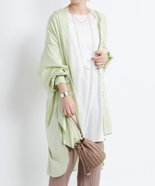 DouDou（ドゥドゥ）の「2連ボタンBIGチュニックシャツ（シャツ/ブラウス・レディース・チャコールグレー/オフホワイト/ライトグリーン・FREE）」の3枚目の写真