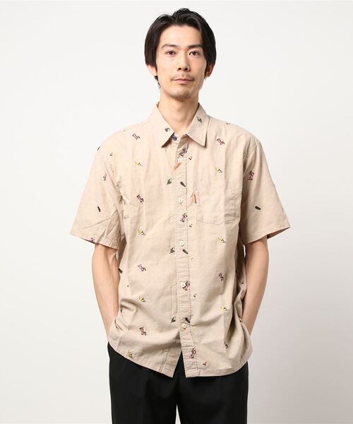 KRIFF MAYER（クリフメイヤー）の「総柄刺繍キャンプ半袖シャツ（シャツ/ブラウス・メンズ・ベージュ/ブラック/オフホワイト/ライトブルー・LARGE/SMALL/MEDIUM/X-LARGE）」の3枚目の写真